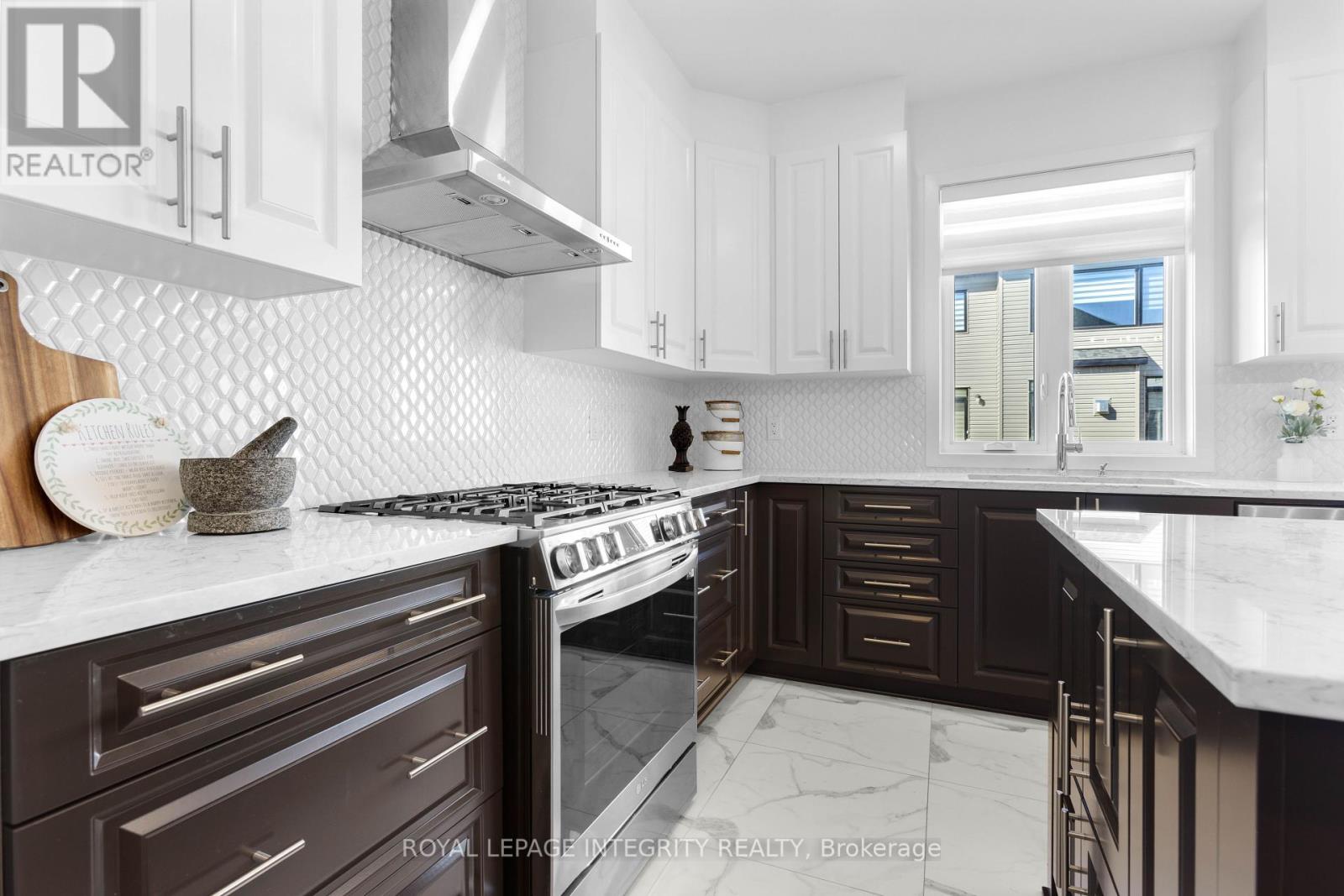 Photo 16 of 107 Heirloom Street, Ottawa ON