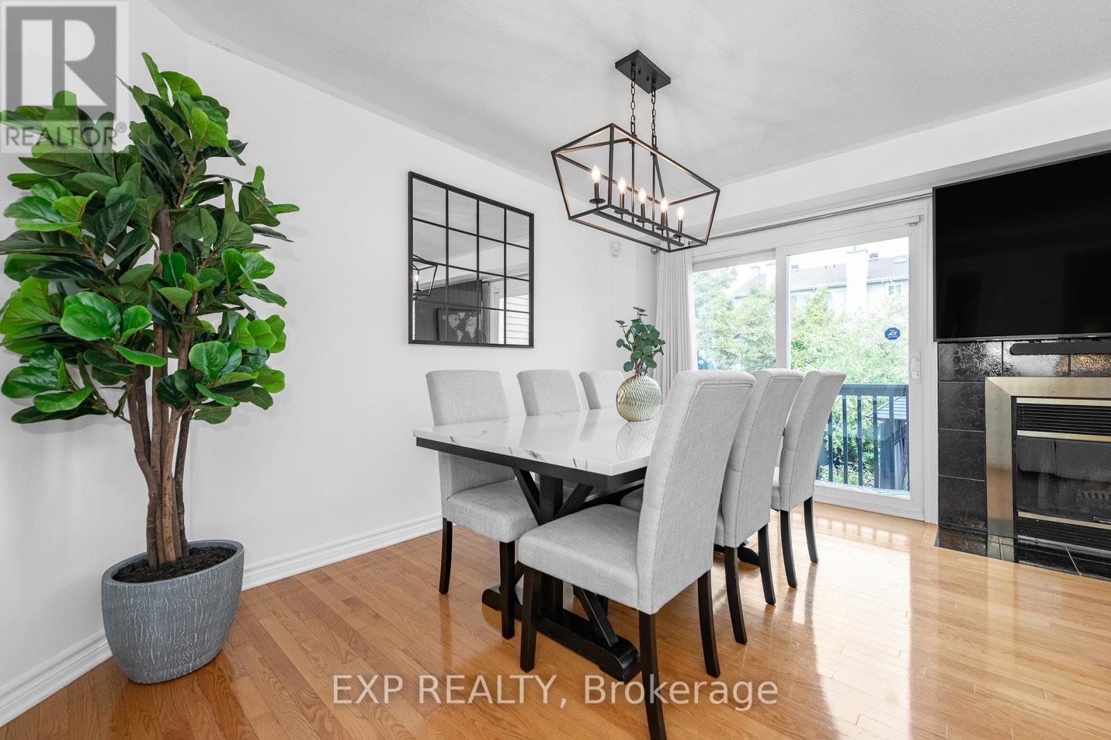 Photo 12 of 629 Brome Crescent, Ottawa ON
