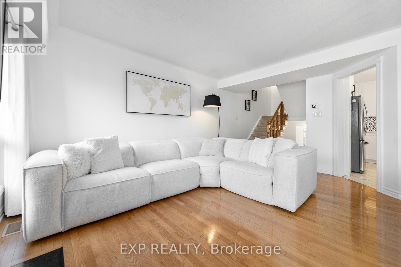Photo 18 of 629 Brome Crescent, Ottawa ON