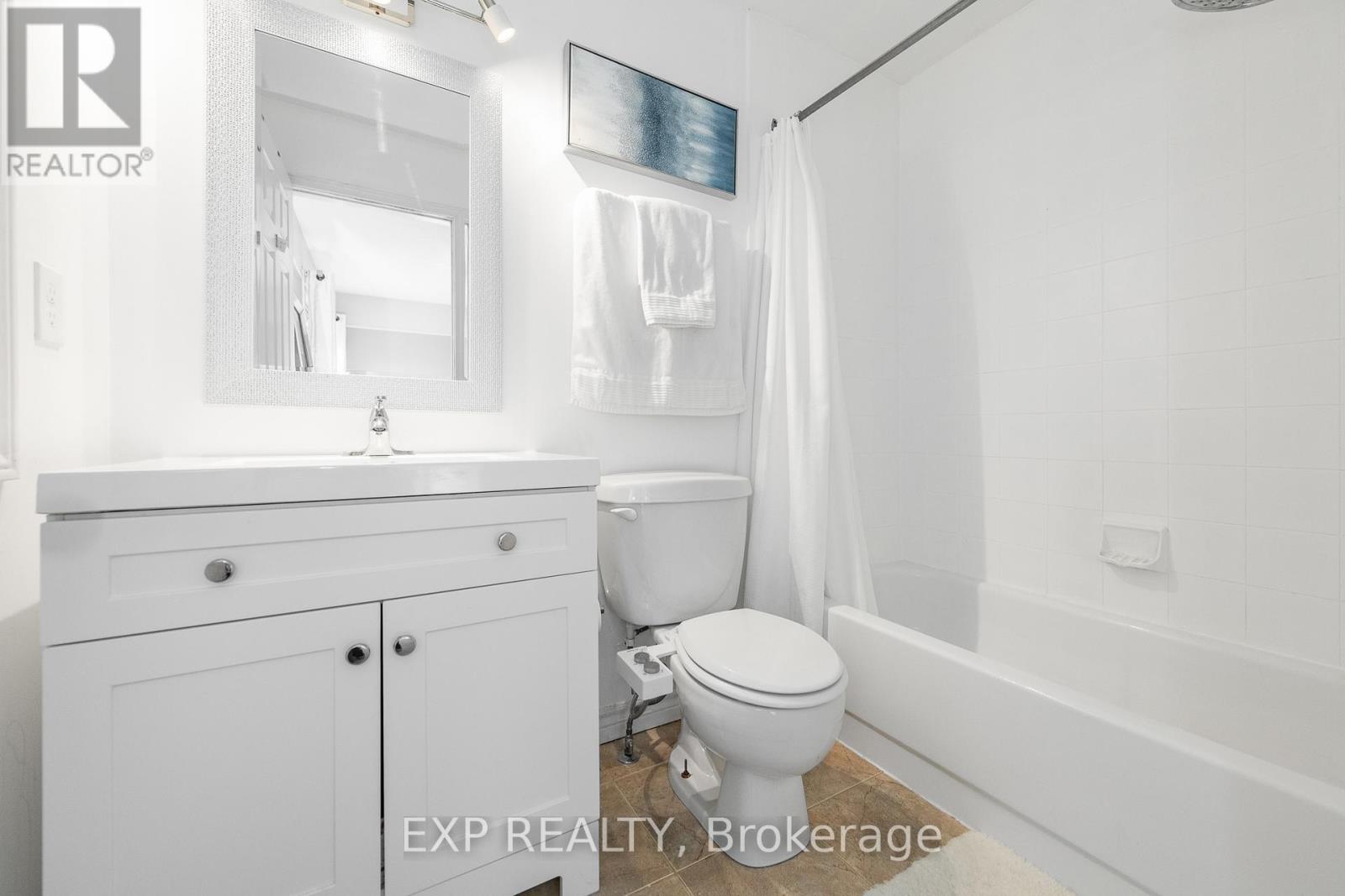 Photo 23 of 629 Brome Crescent, Ottawa ON
