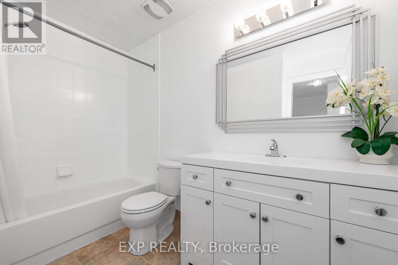 Photo 31 of 629 Brome Crescent, Ottawa ON