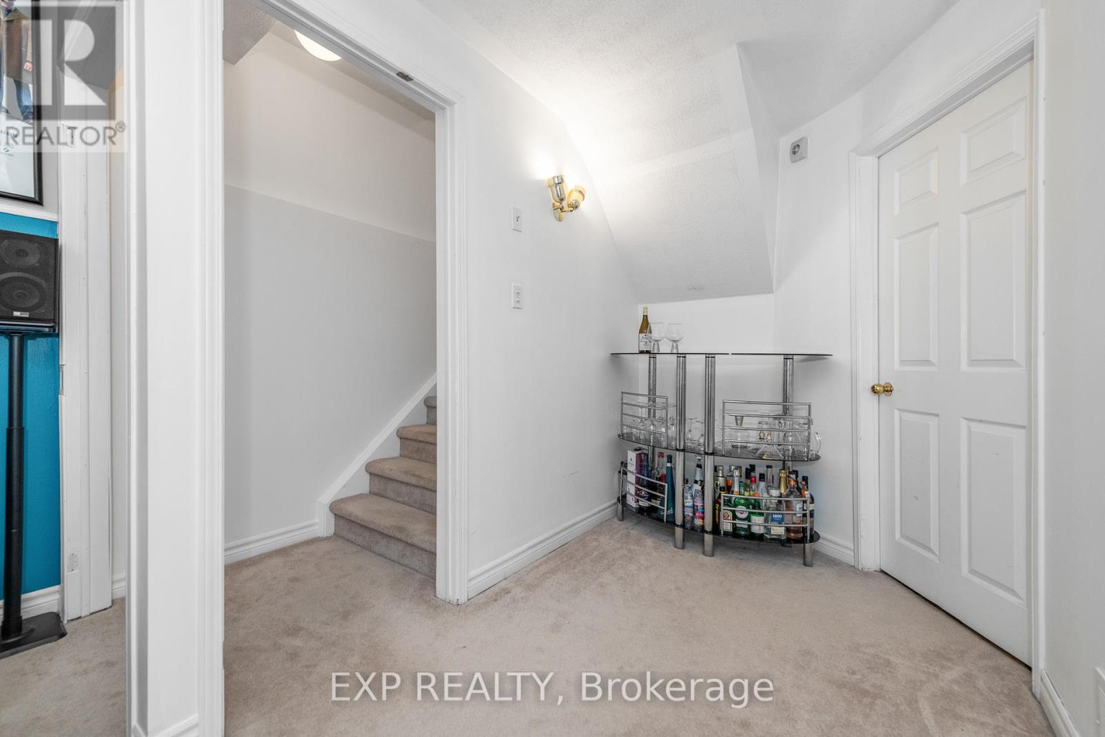 Photo 33 of 629 Brome Crescent, Ottawa ON