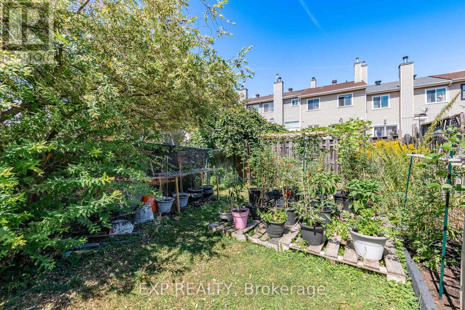 Photo 40 of 629 Brome Crescent, Ottawa ON