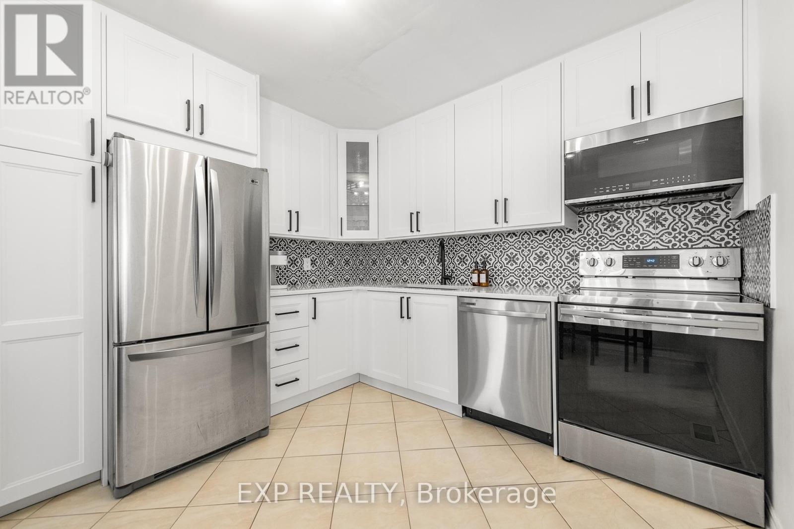 Photo 8 of 629 Brome Crescent, Ottawa ON