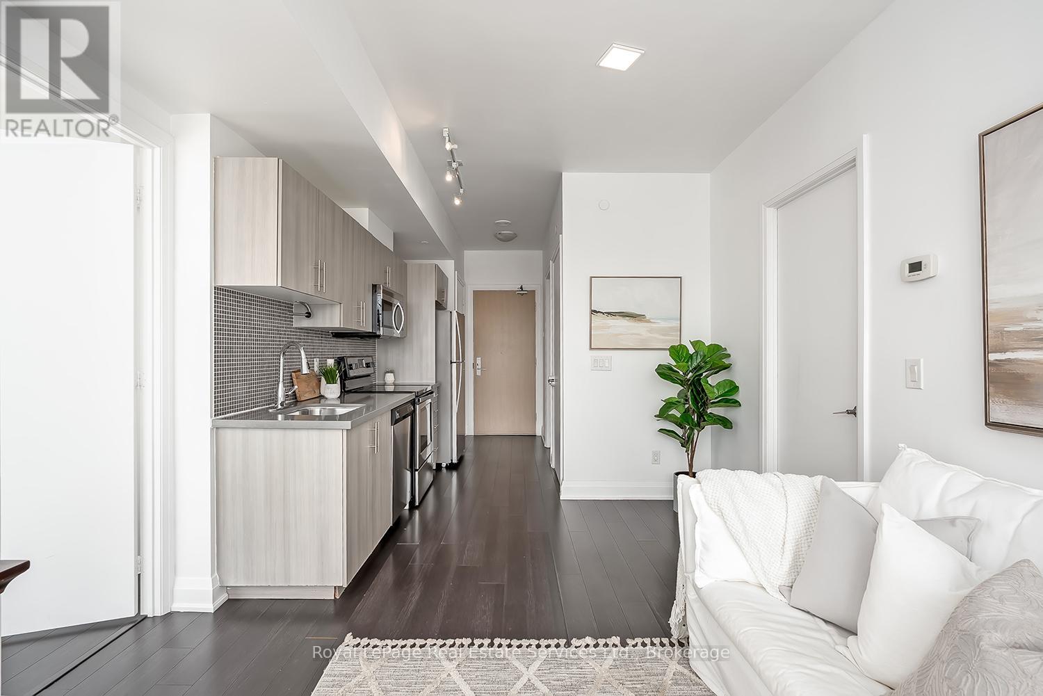 Photo 10 of 410 16 Mcadam Avenue, Toronto ON