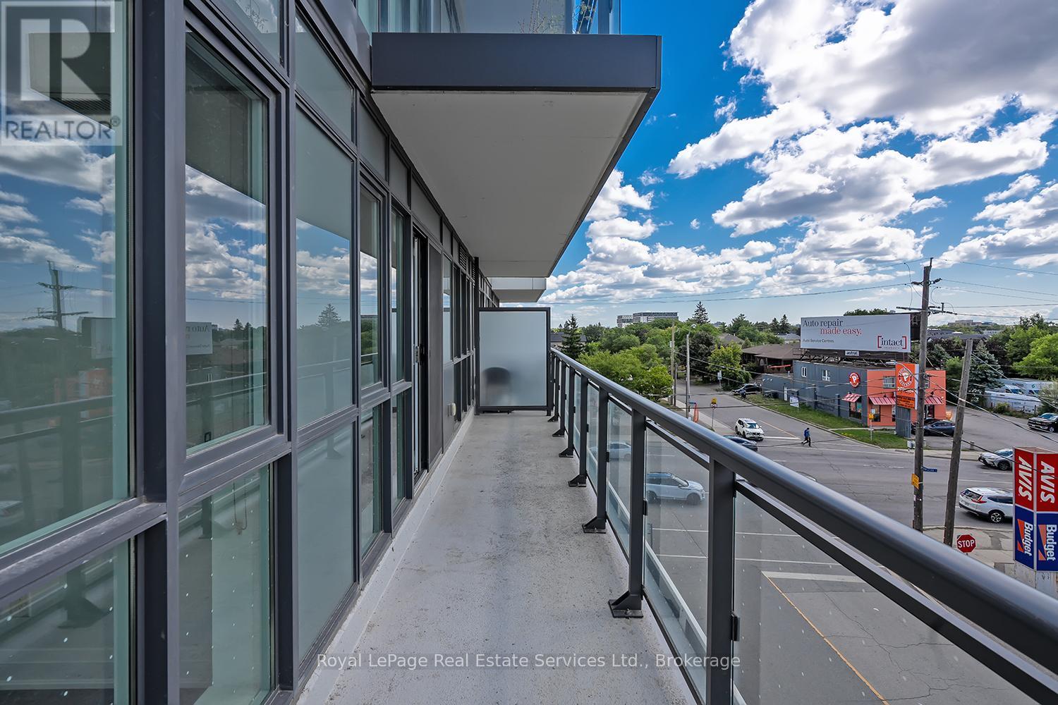 Photo 2 of 410 16 Mcadam Avenue, Toronto ON