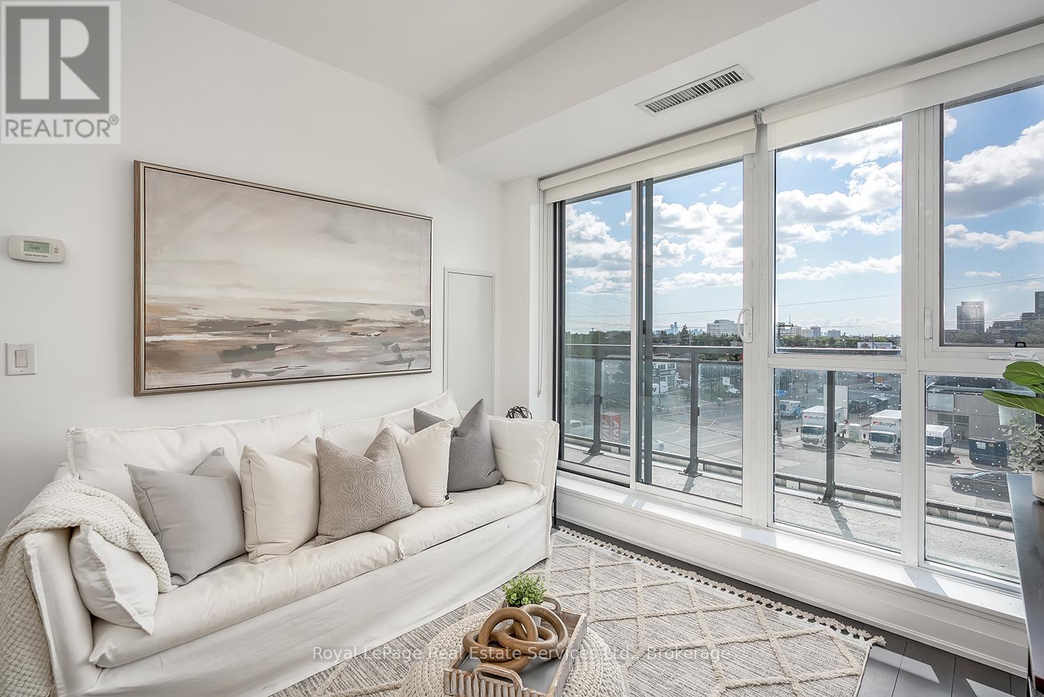 Photo 19 of 410 16 Mcadam Avenue, Toronto ON