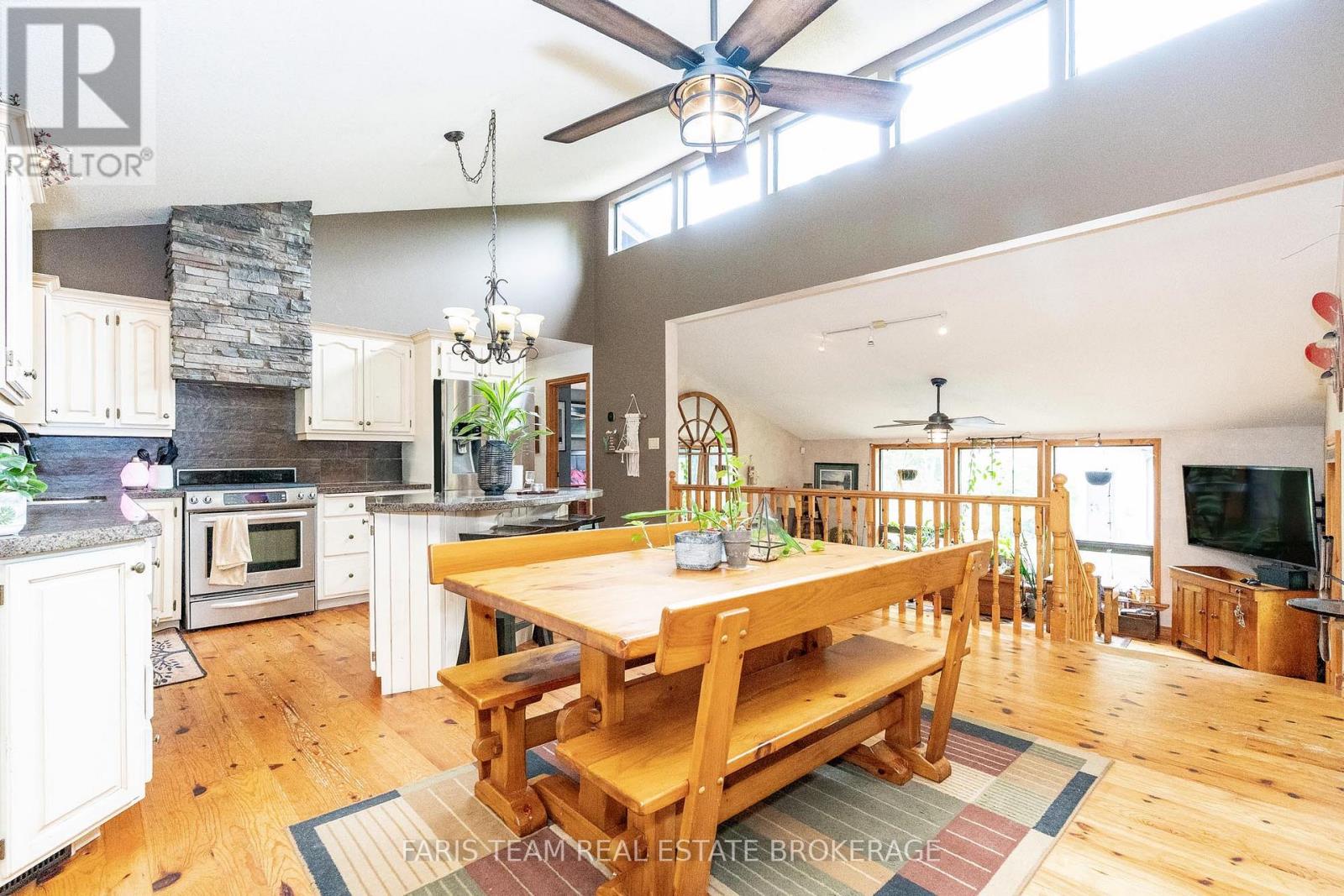 Photo 10 of 206 Bonneville Road, Georgian Bay ON
