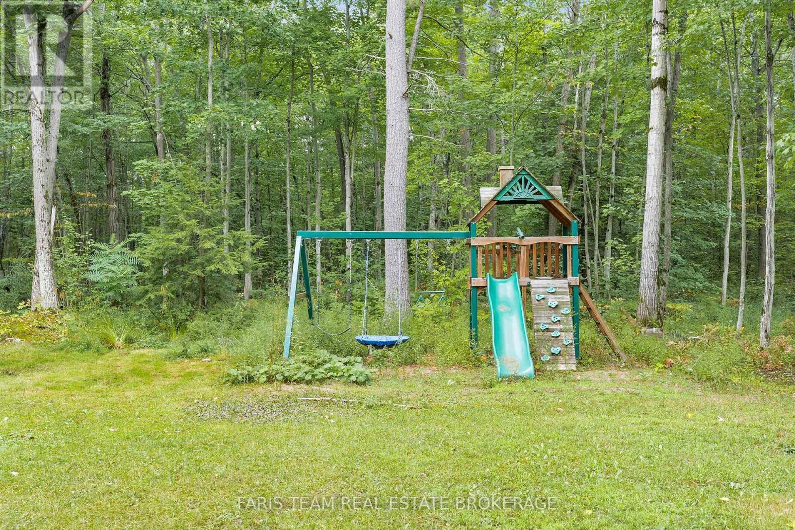 Photo 33 of 206 Bonneville Road, Georgian Bay ON