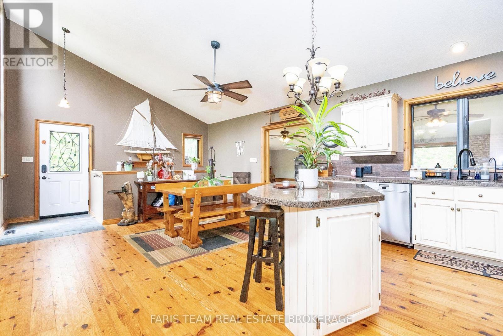 Photo 9 of 206 Bonneville Road, Georgian Bay ON