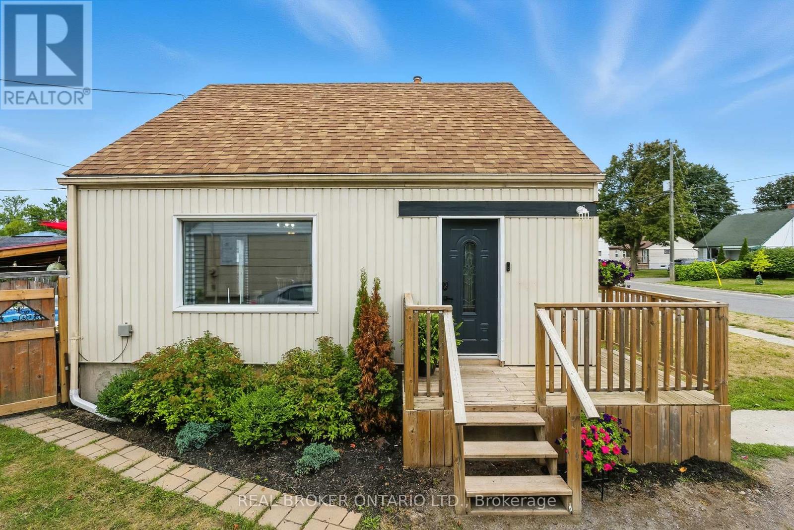 Photo 2 of 459 Rose Avenue, Peterborough ON