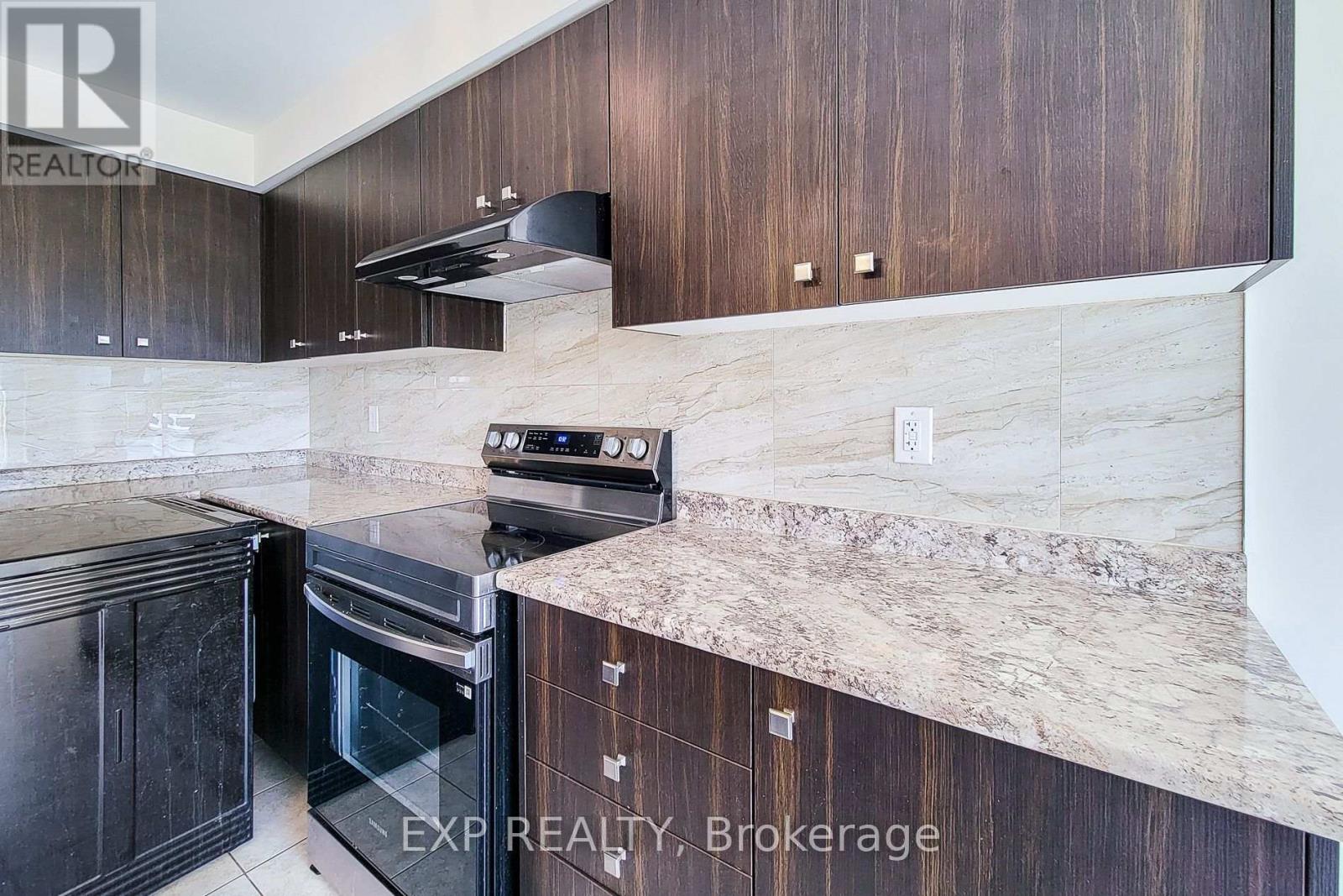 Photo 16 of 45 Cooke Avenue, Brantford ON