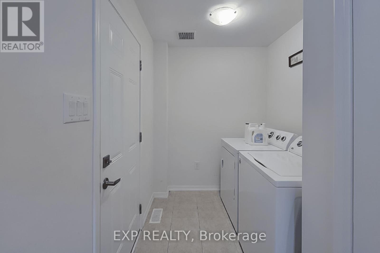 Photo 19 of 45 Cooke Avenue, Brantford ON