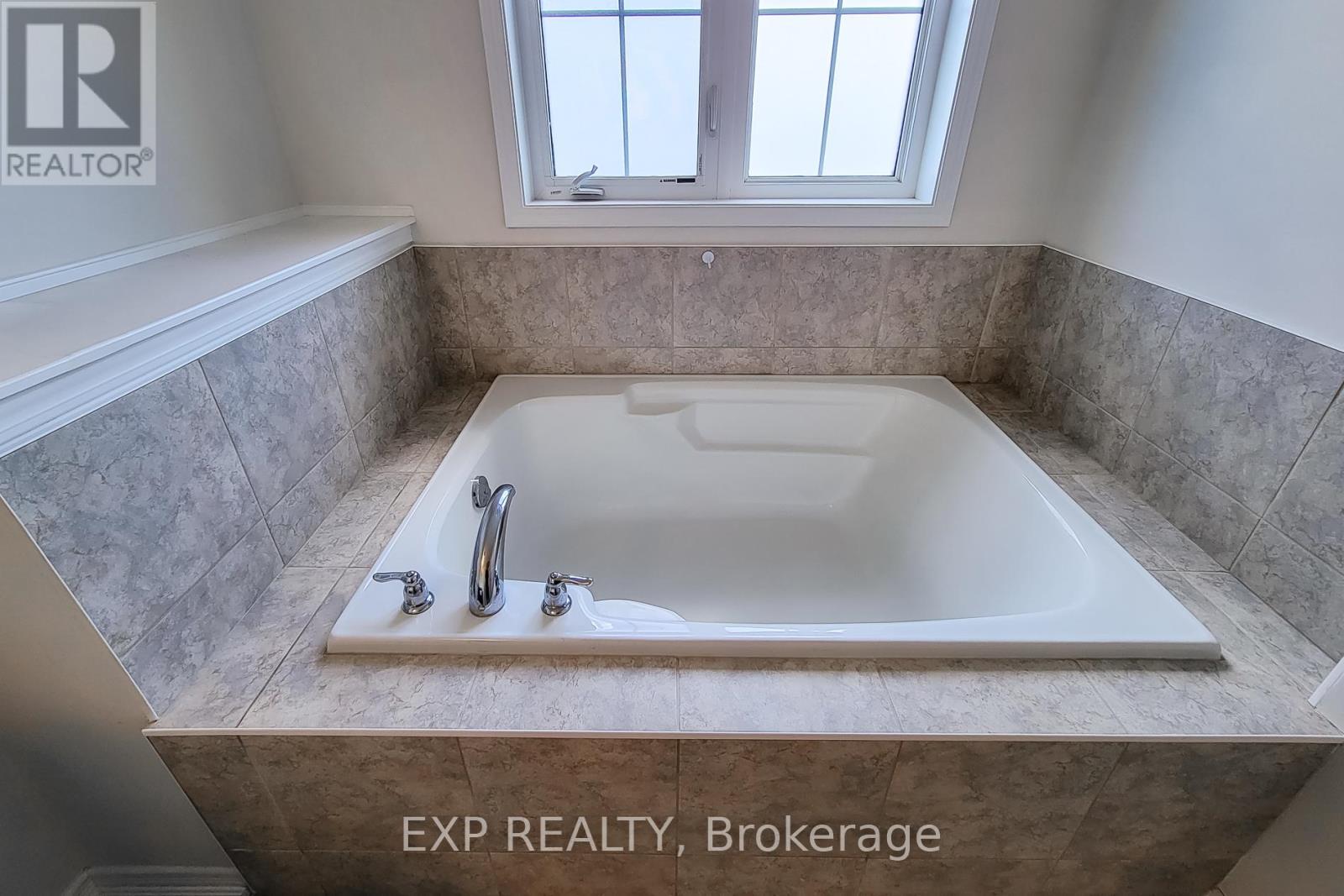 Photo 29 of 45 Cooke Avenue, Brantford ON