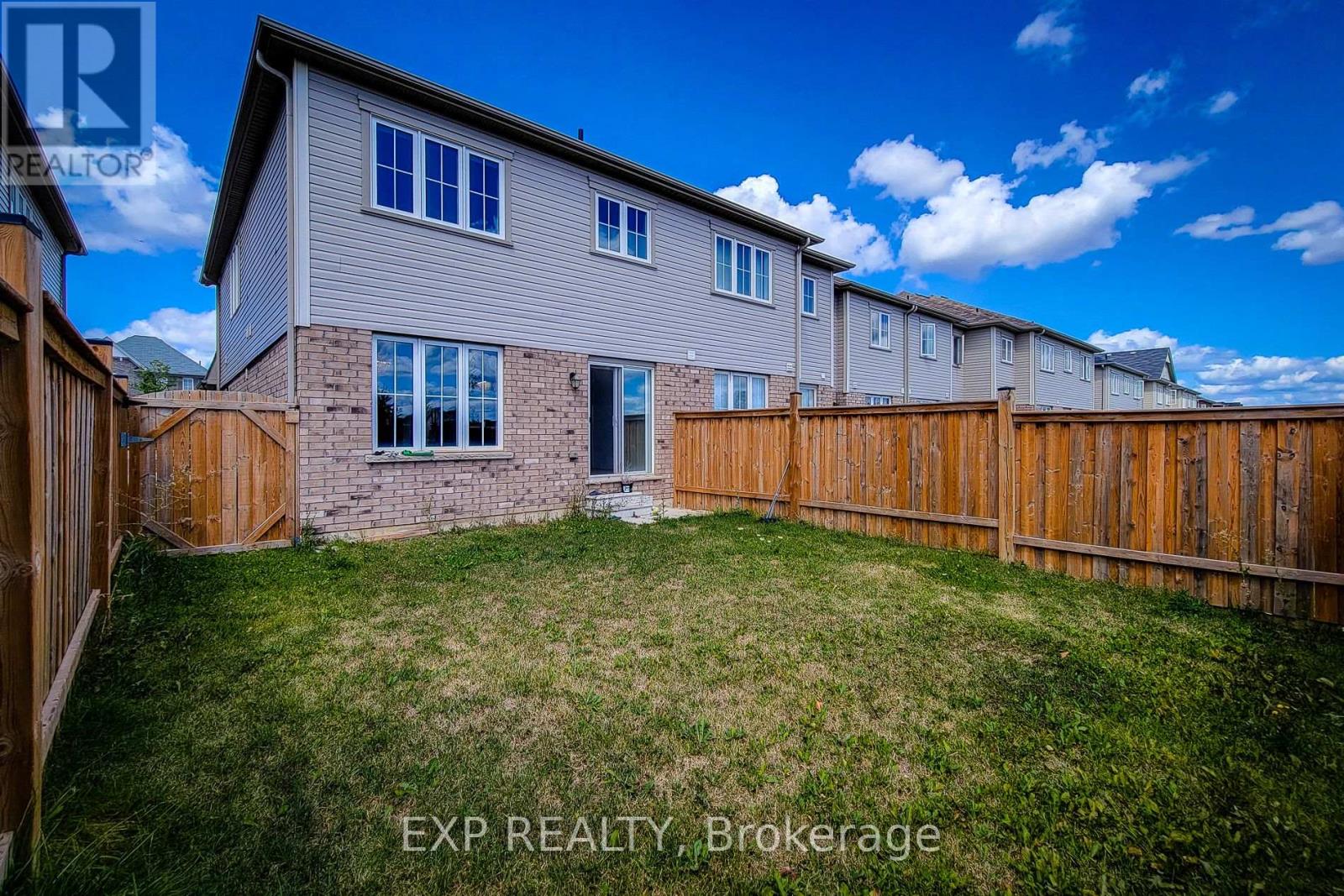 Photo 40 of 45 Cooke Avenue, Brantford ON