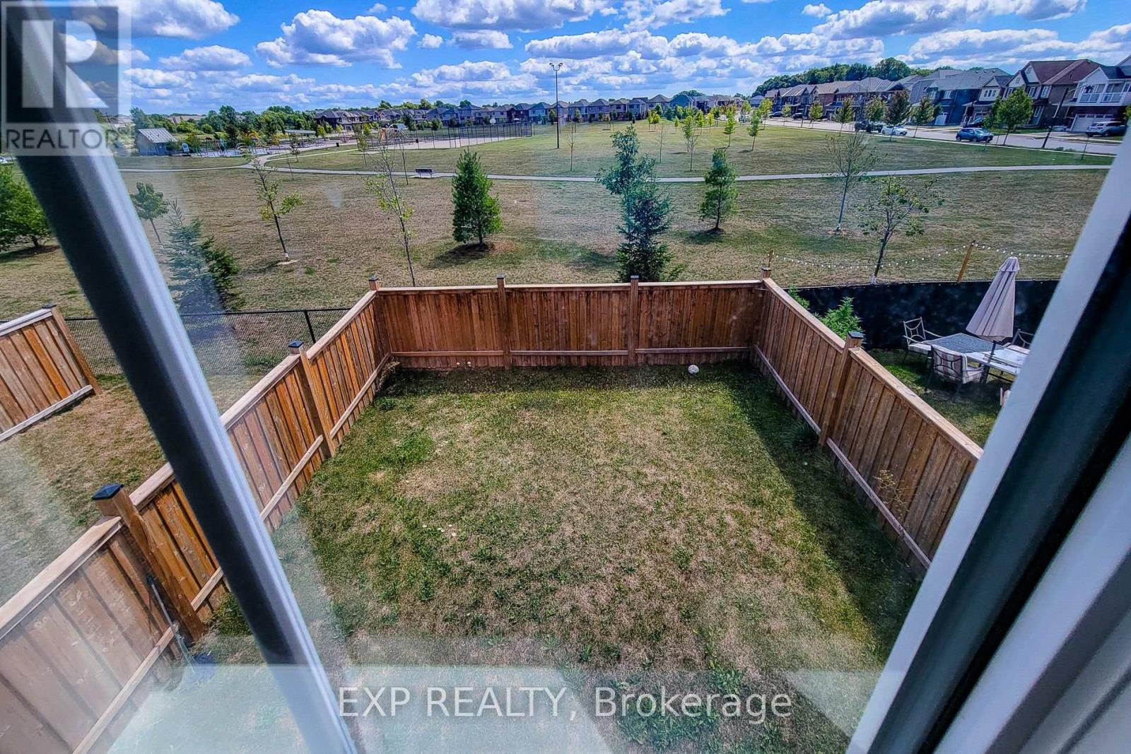 Photo 43 of 45 Cooke Avenue, Brantford ON