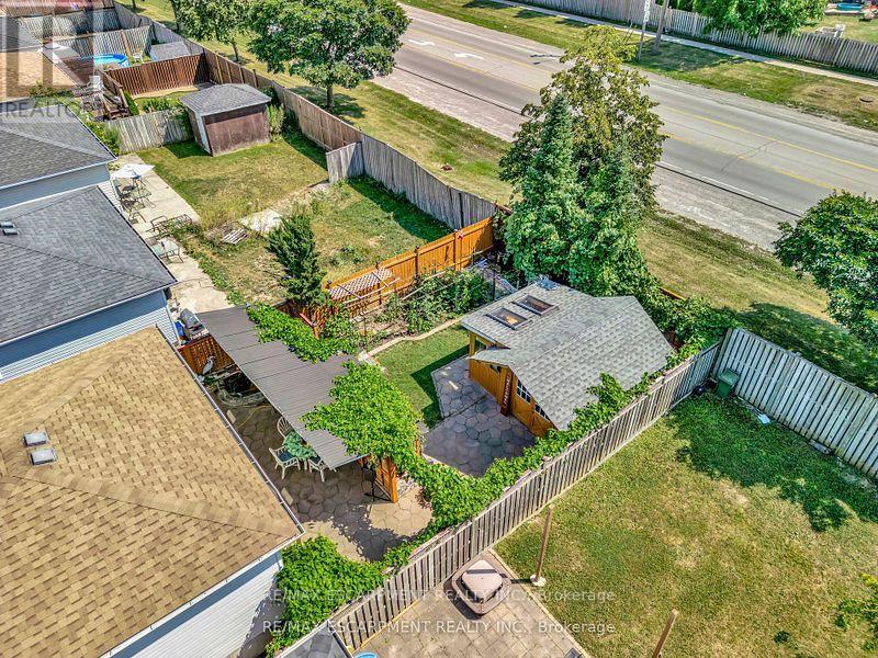Photo 38 of 39 Marilyn Court, Hamilton ON