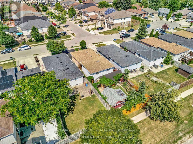 Photo 41 of 39 Marilyn Court, Hamilton ON