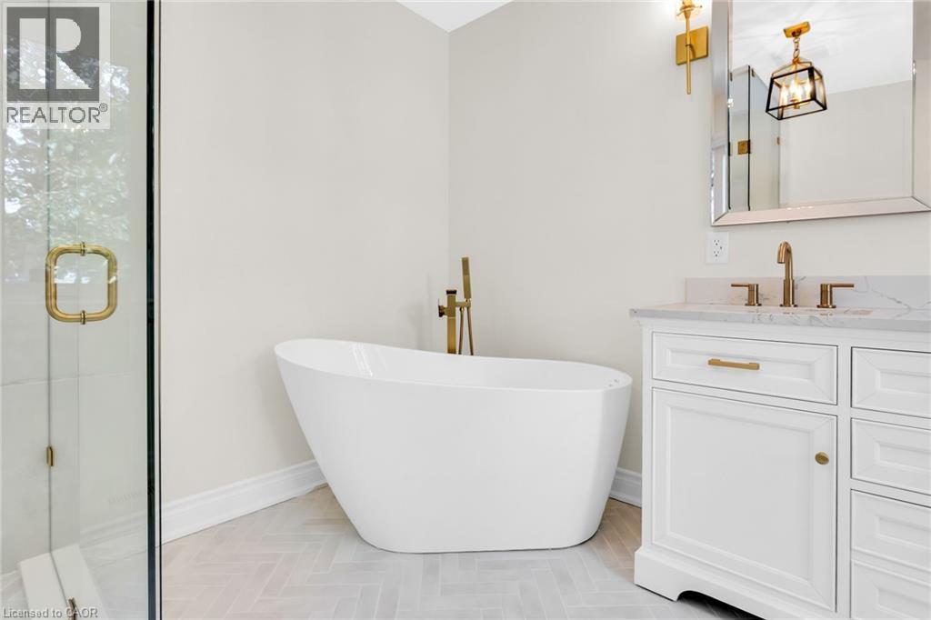 Photo 9 of 14 Marr Avenue, Grimsby ON