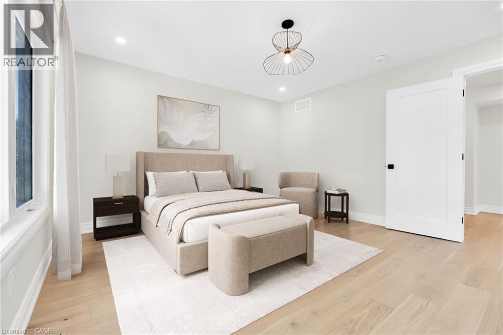 Photo 13 of 14 Marr Avenue, Grimsby ON