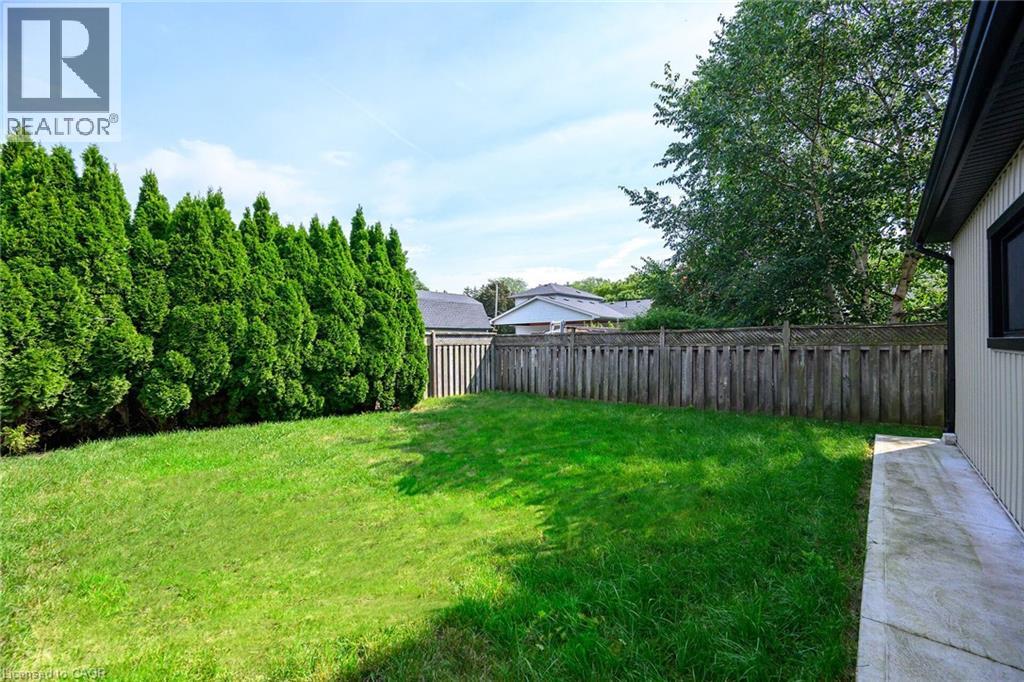 Photo 32 of 14 Marr Avenue, Grimsby ON