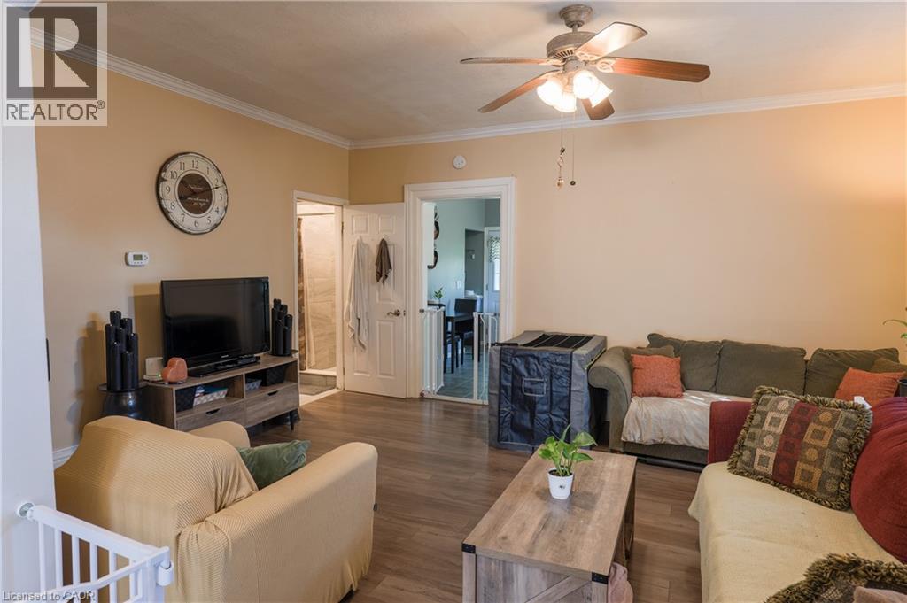 Photo 3 of 148 East Avenue Unit 1, Brantford ON