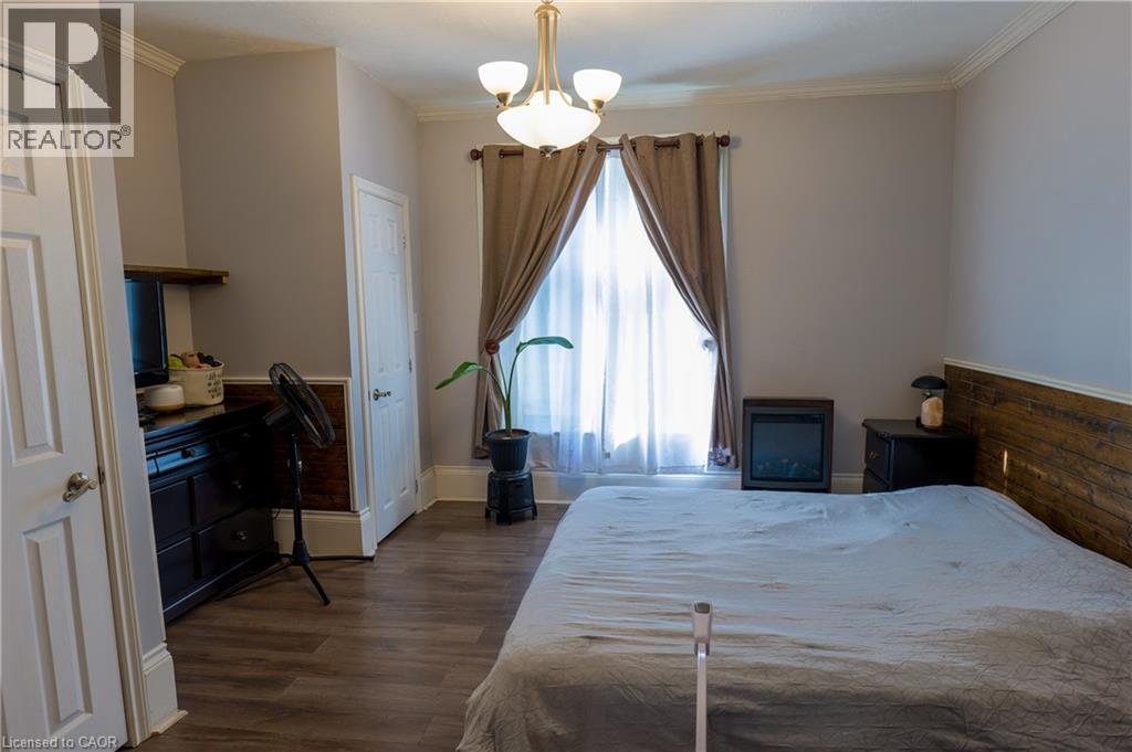 Photo 8 of 148 East Avenue Unit 1, Brantford ON