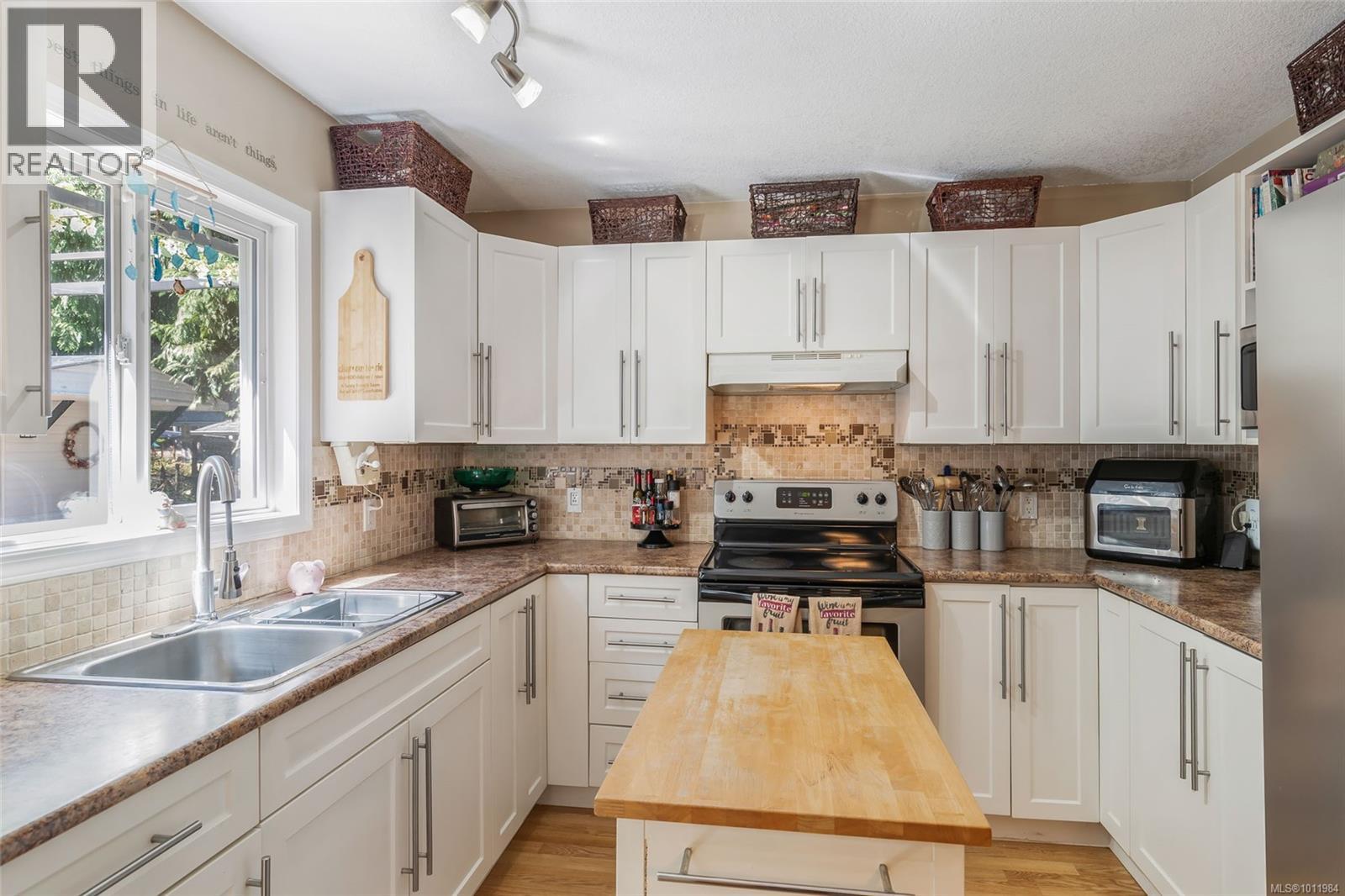 Photo 2 of 5090 Gainsberg Rd, Bowser BC