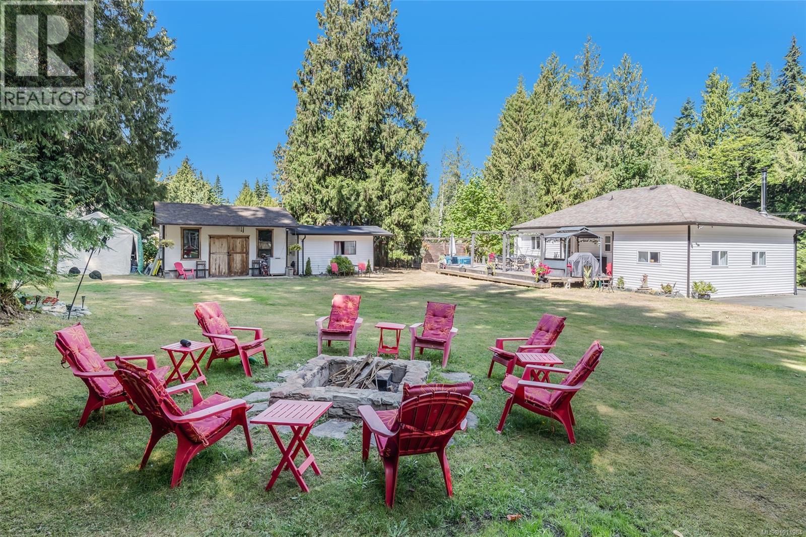 Photo 5 of 5090 Gainsberg Rd, Bowser BC