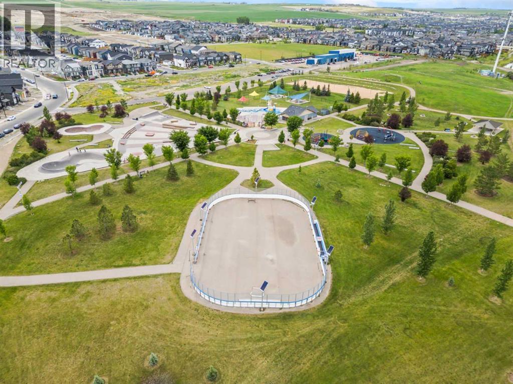 Photo 2 of 505 Chinook Winds Gardens Sw, Airdrie AB