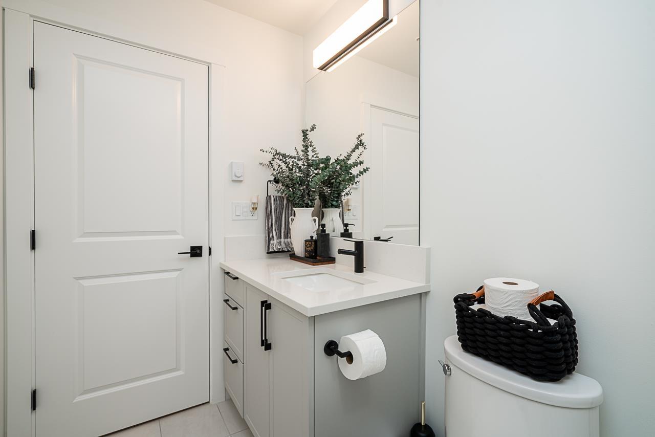 Photo 22 of 608 3528 146 A Street, Surrey BC