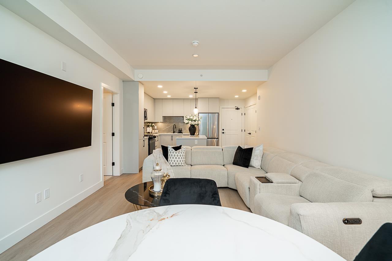 Photo 15 of 608 3528 146 A Street, Surrey BC