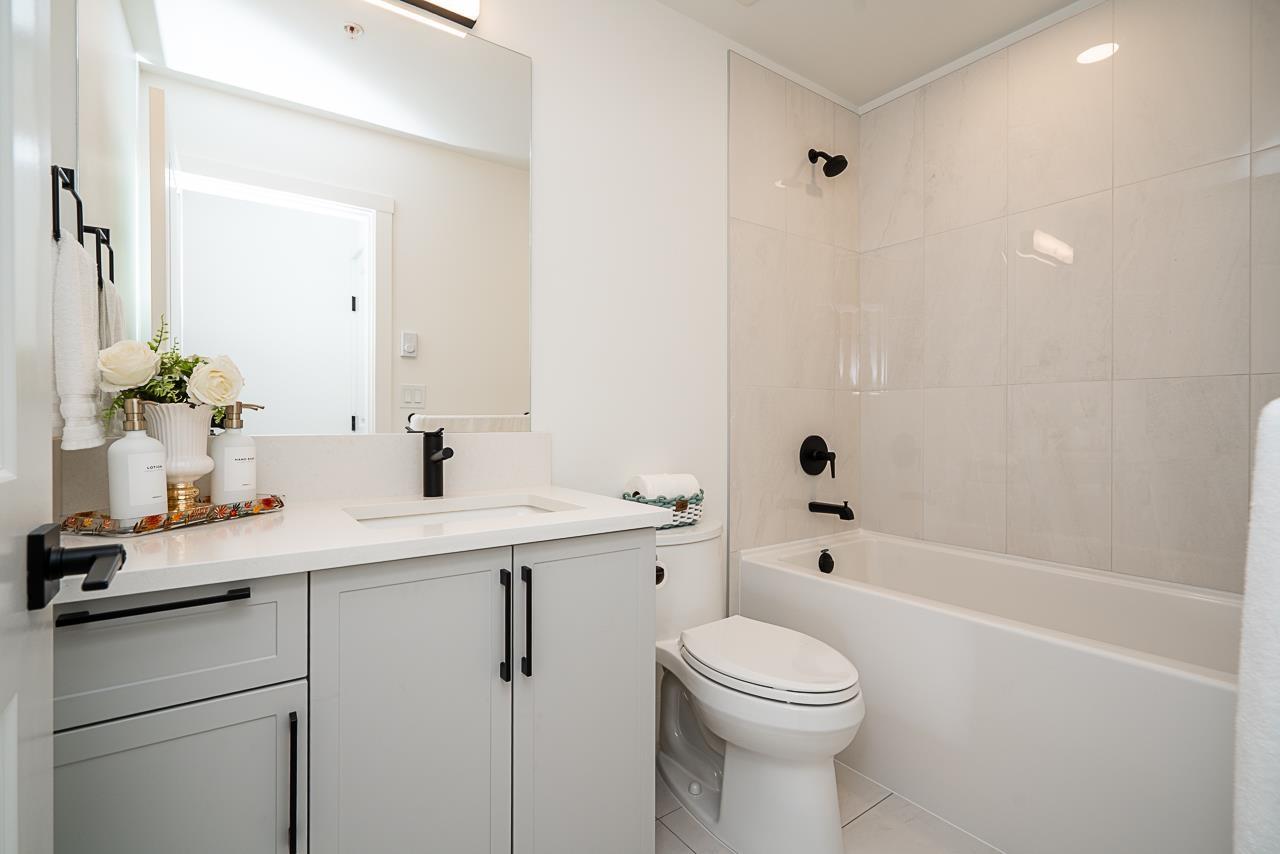 Photo 25 of 608 3528 146 A Street, Surrey BC