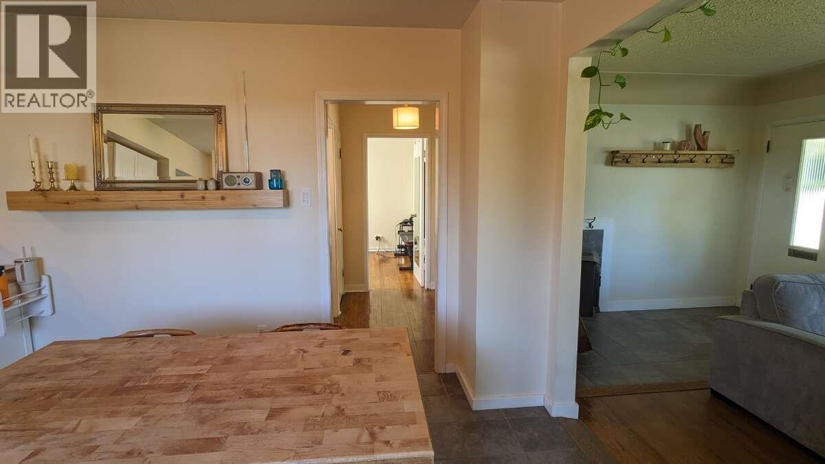 3303 THOMAS STREET, Terrace