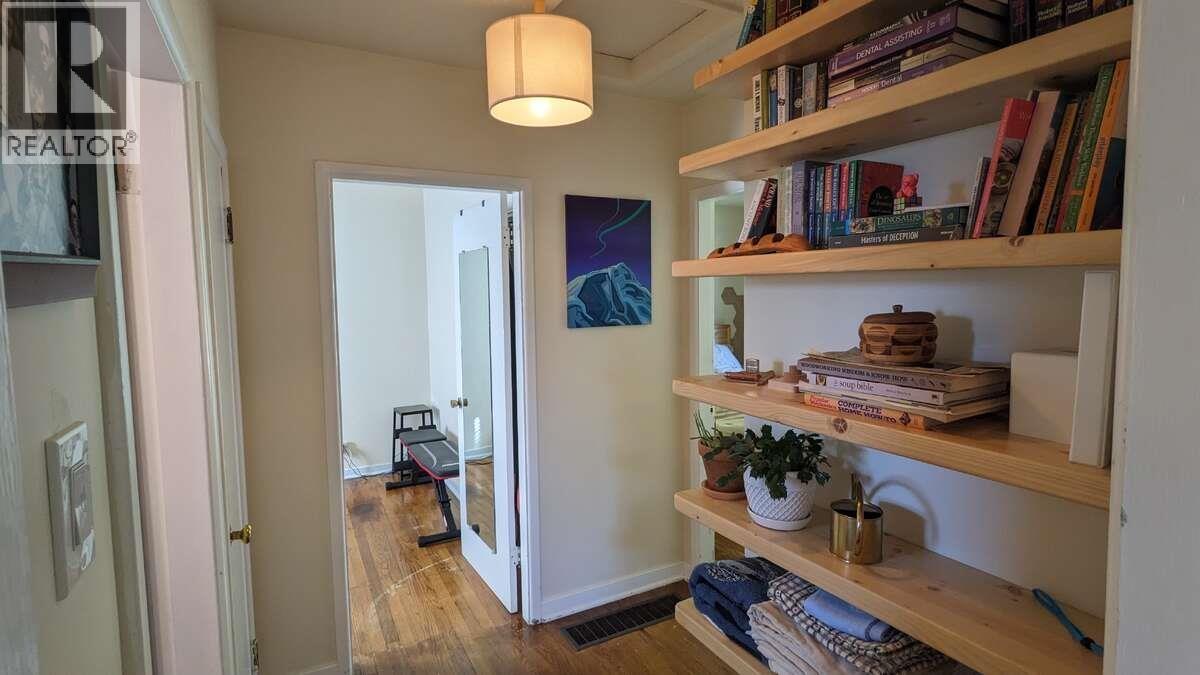 3303 THOMAS STREET, Terrace