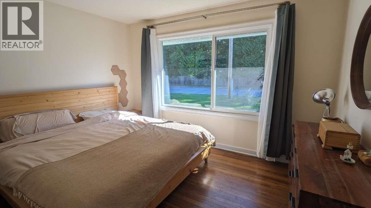 3303 THOMAS STREET, Terrace