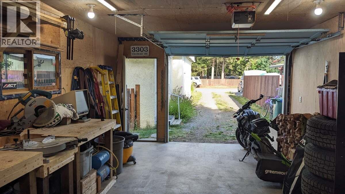 3303 THOMAS STREET, Terrace