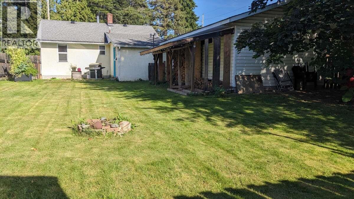 3303 THOMAS STREET, Terrace