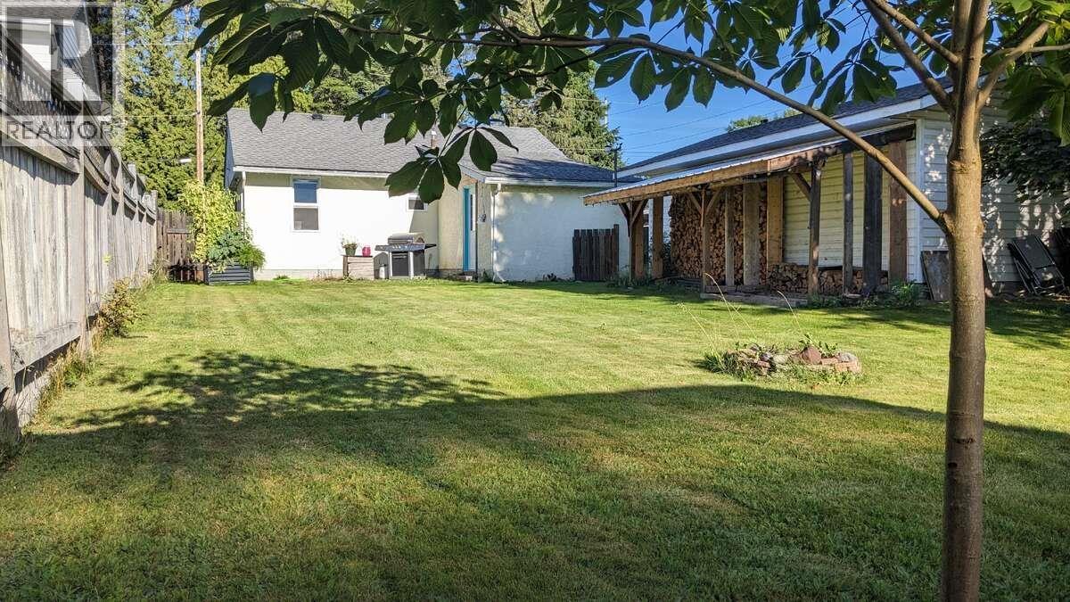 3303 THOMAS STREET, Terrace