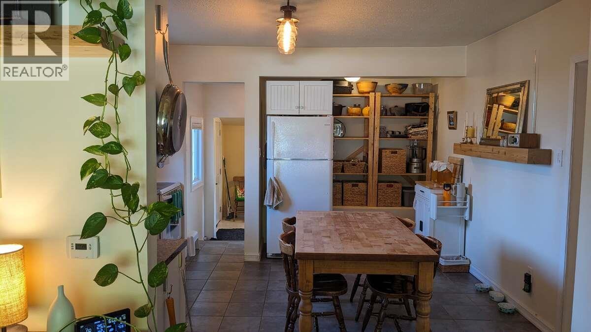 3303 THOMAS STREET, Terrace