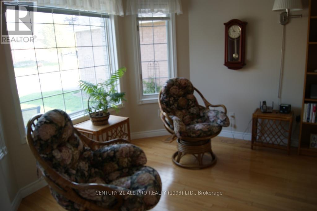 Photo 8 of 976 Glenhare Street, Cobourg ON