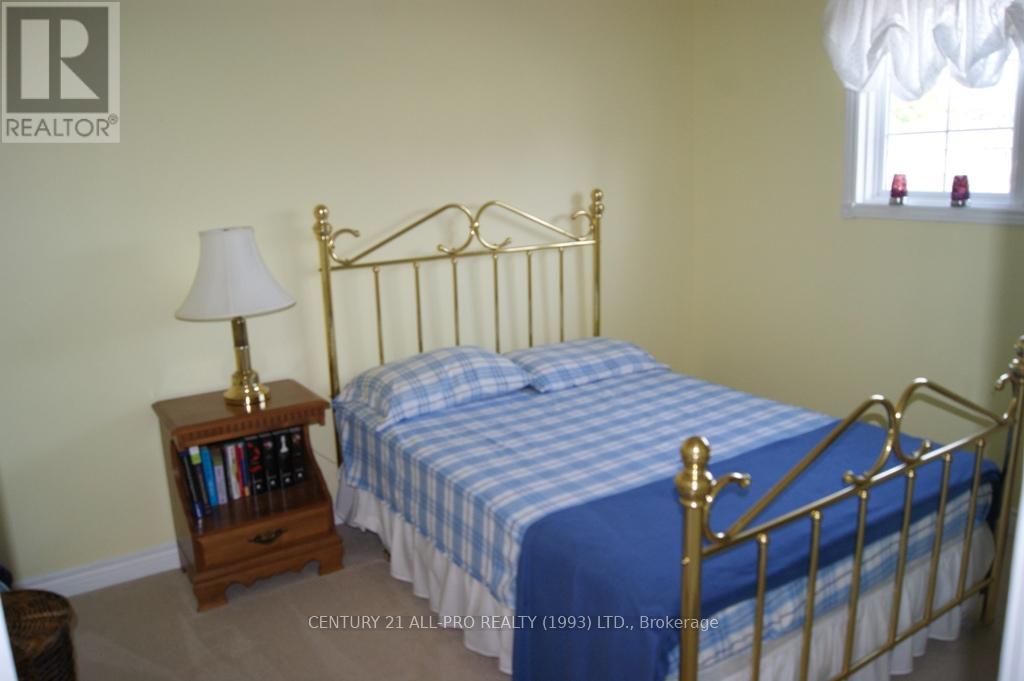 Photo 19 of 976 Glenhare Street, Cobourg ON