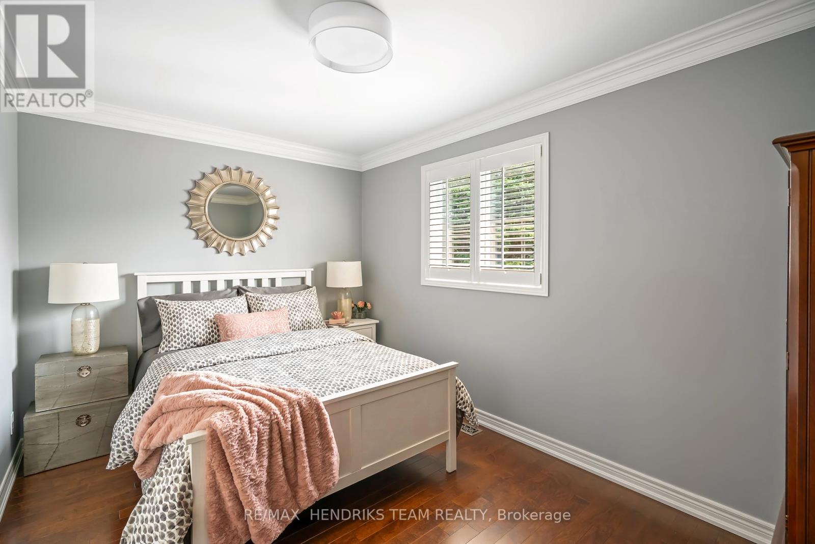 Photo 15 of 198 First Street Louth, St Catharines ON