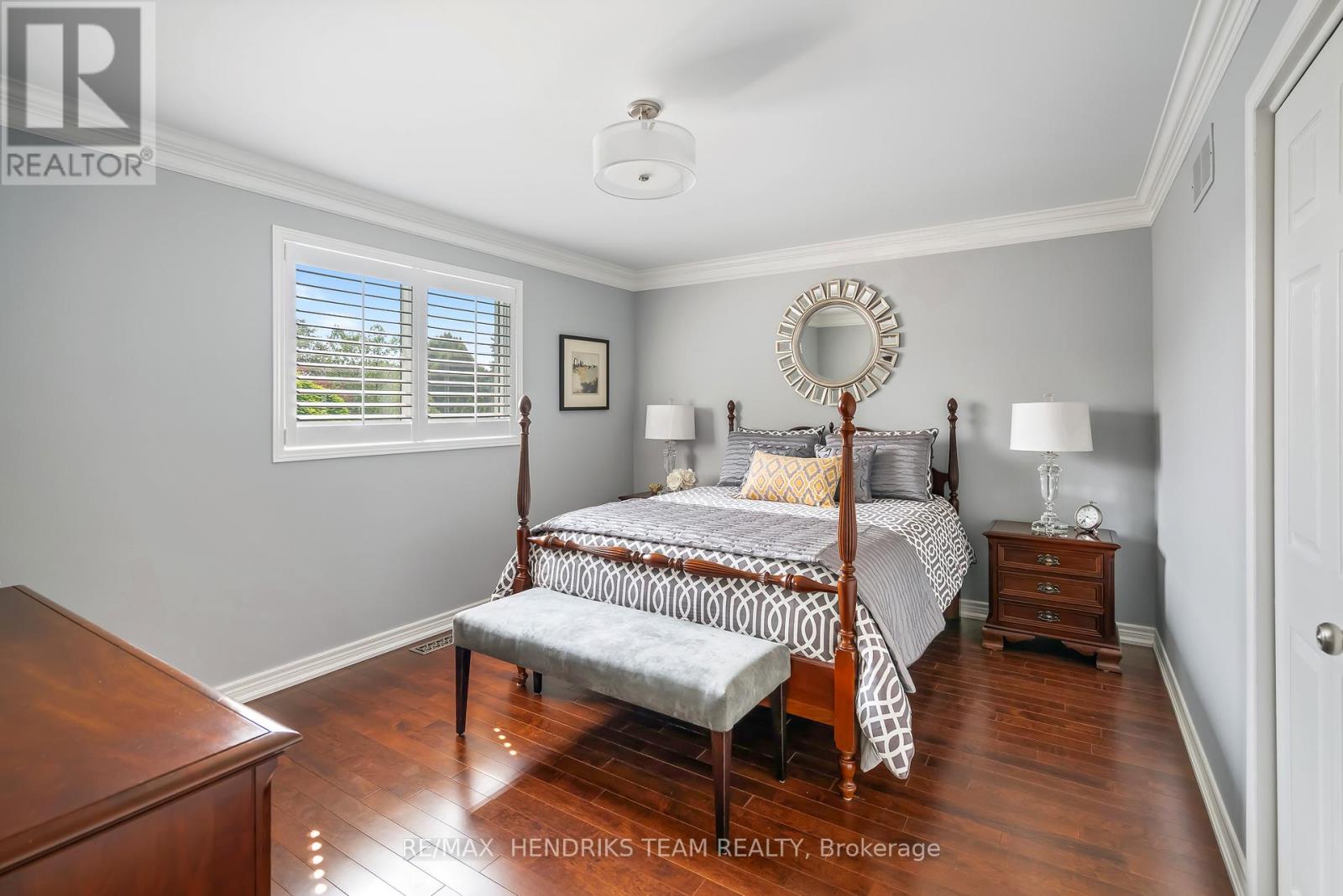 Photo 13 of 198 First Street Louth, St Catharines ON