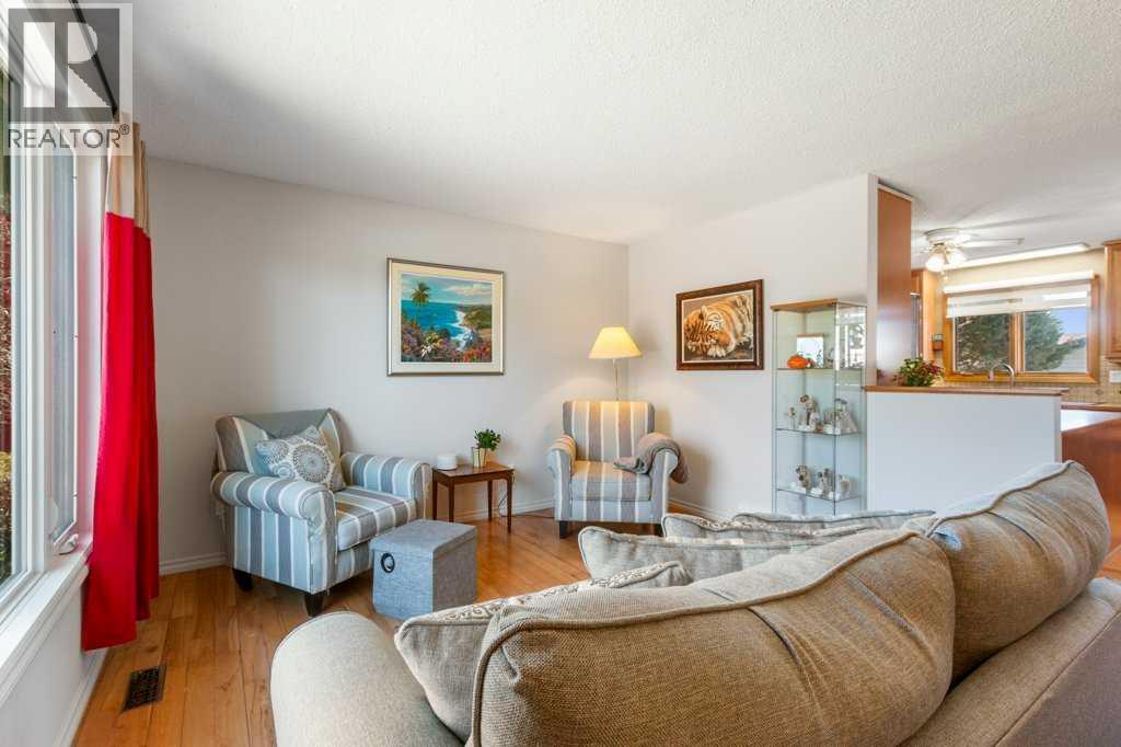 Photo 6 of 1417 Mccrimmon Drive, Carstairs AB