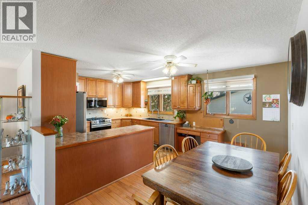 Photo 7 of 1417 Mccrimmon Drive, Carstairs AB
