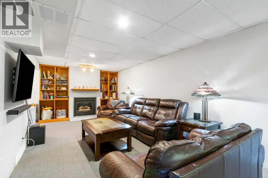 Photo 23 of 1417 Mccrimmon Drive, Carstairs AB