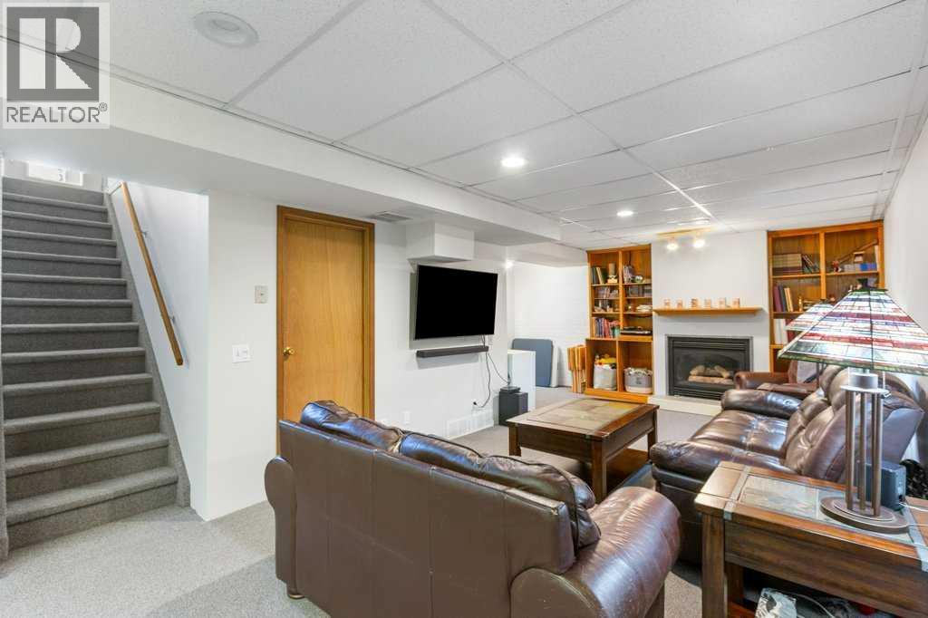 Photo 20 of 1417 Mccrimmon Drive, Carstairs AB