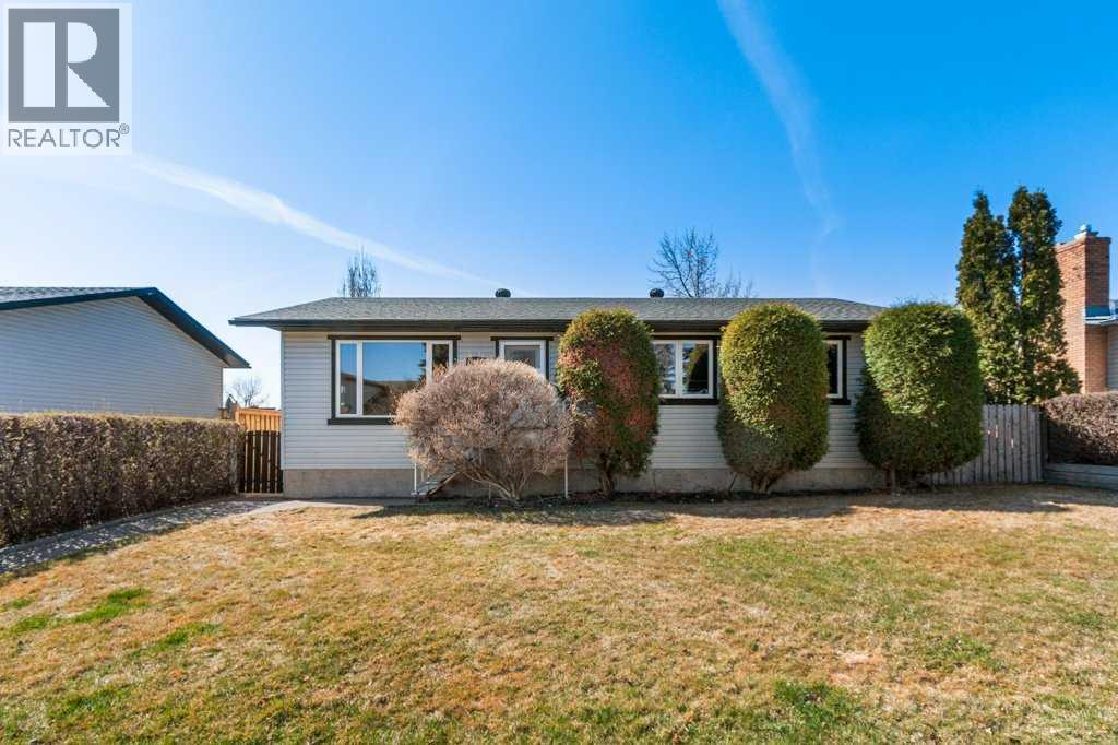 Photo 1 of 1417 Mccrimmon Drive, Carstairs AB