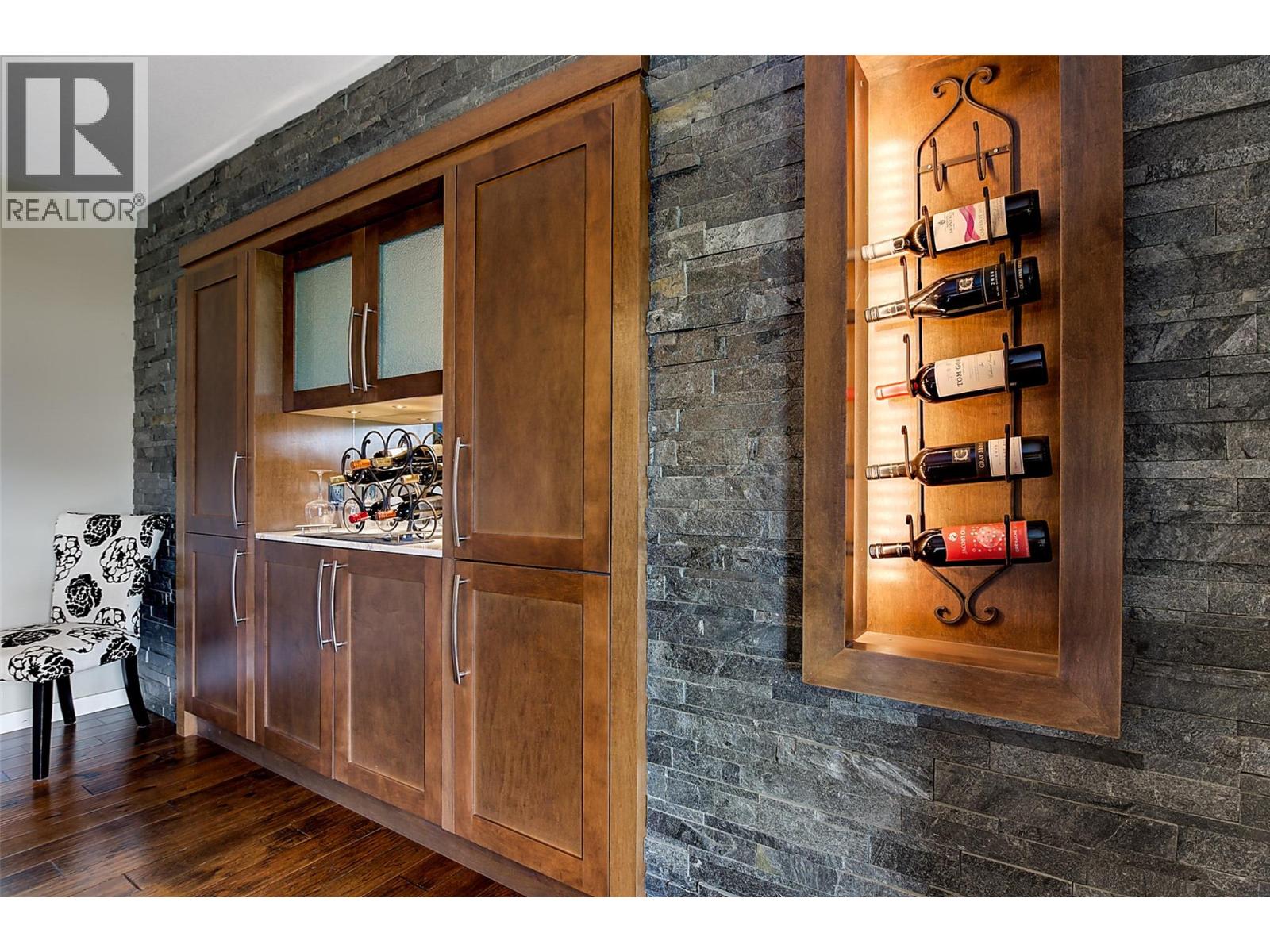 1-3 371 Valley Road, Kelowna